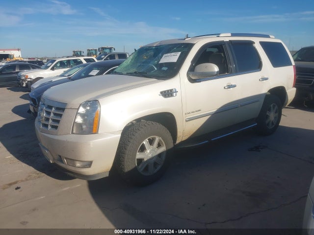 2011 CADILLAC ESCALADE 1GYS3AEF0BR186456 Photo 1