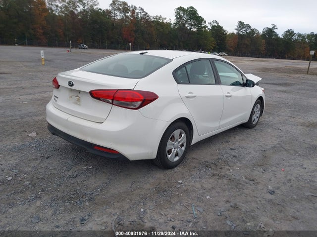 KIA FORTE LX 2017 3KPFK4A74HE013005 Image 4