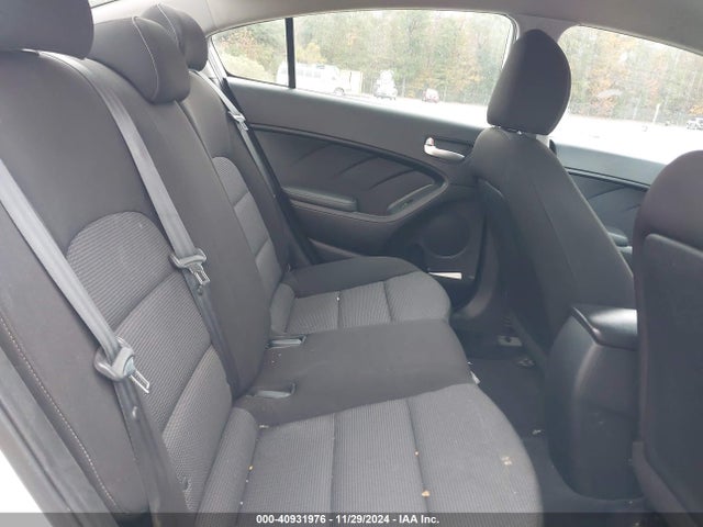 KIA FORTE LX 2017 3KPFK4A74HE013005 Image 8