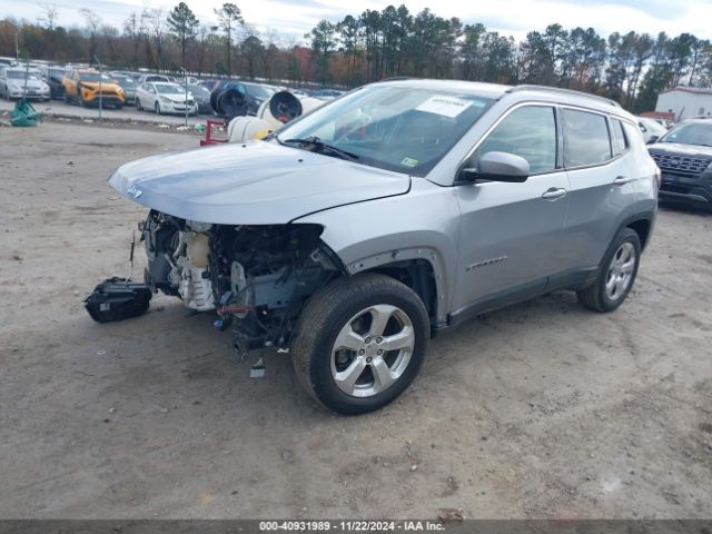 3C4NJCBB7JT287117 Jeep Compass Latitude Fwd