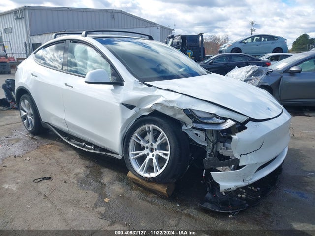 2023 TESLA MODEL Y 7SAYGDEE9PA104184 Photo 0