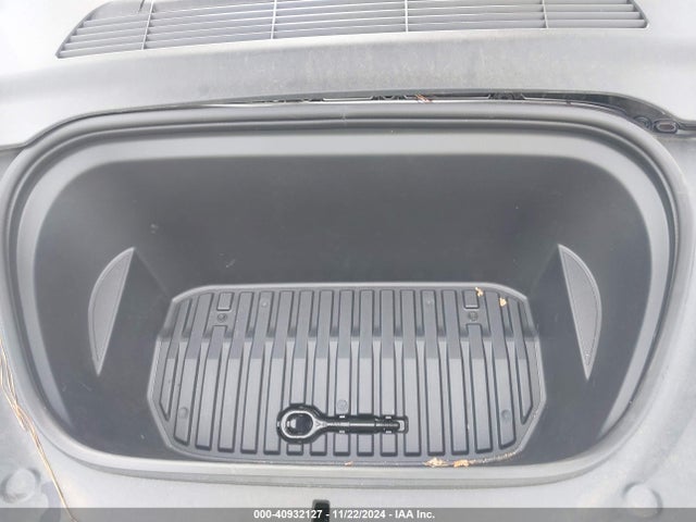 2023 TESLA MODEL Y 7SAYGDEE9PA104184 Photo 9