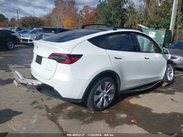 2023 TESLA MODEL Y 7SAYGDEE9PA104184 Photo 3