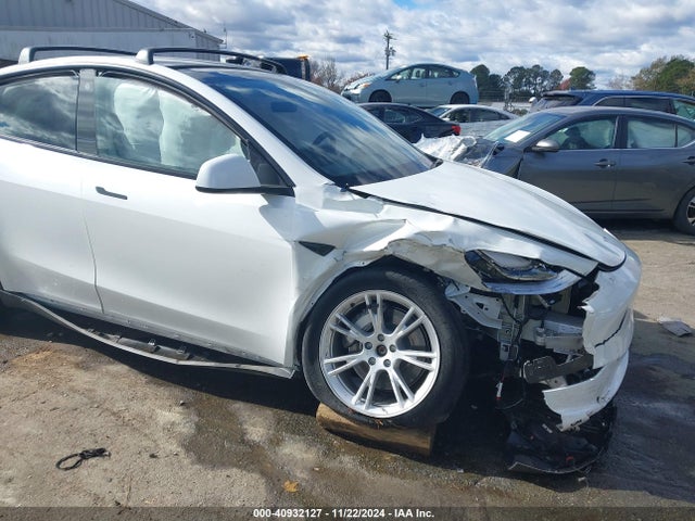 2023 TESLA MODEL Y 7SAYGDEE9PA104184 Photo 5