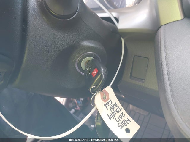 Toyota RAV4 LE 2017 2T3ZFREV6HW336497 Image 11