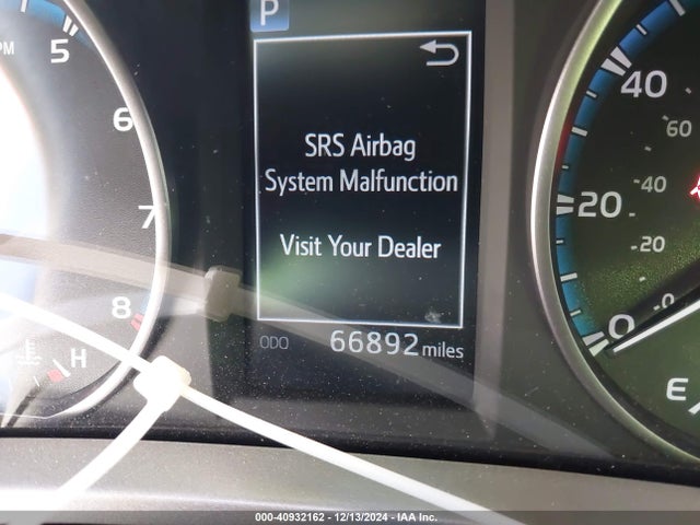 Toyota RAV4 LE 2017 2T3ZFREV6HW336497 Image 7