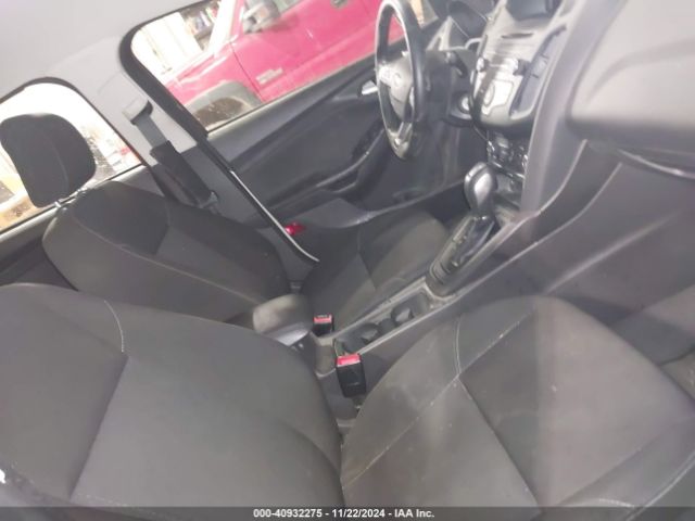 1FADP3F25FL251732 Ford FOCUS SE