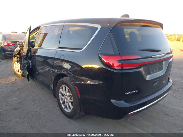 Chrysler Pacifica Touring L 2024 2C4RC1BG1RR151057 Image 3