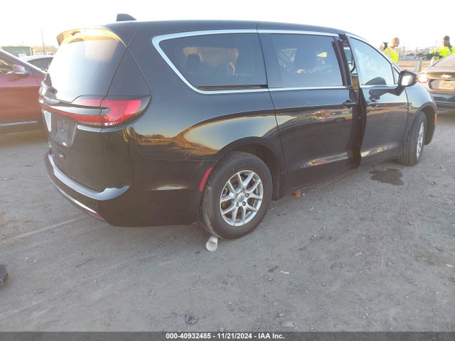 Chrysler Pacifica Touring L 2024 2C4RC1BG1RR151057 Image 4