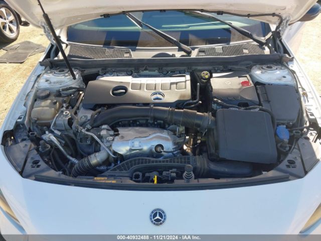 W1K3G4EB5LW042908 Mercedes-Benz A 220