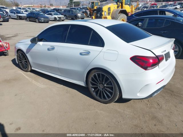 W1K3G4EB5LW042908 Mercedes-Benz A 220
