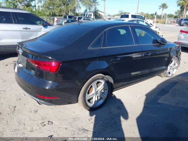 WAUB8GFF8J1033634 Audi A3 2.0t Premium/2.0t Tech Premium