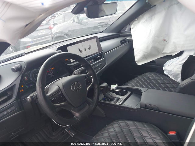 58AEA1C16RU047251 Lexus Es 300h Luxury