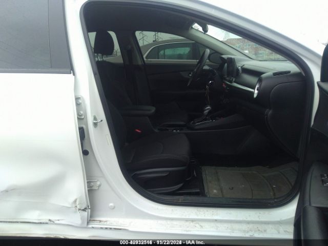 3KPF24AD3KE113013 KIA Forte Lxs