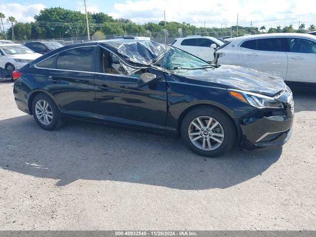 Hyundai SONATA SE 2017 5NPE24AF2HH477280 Image 1