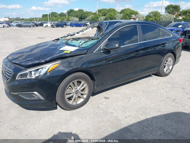 Hyundai SONATA SE 2017 5NPE24AF2HH477280 Image 2