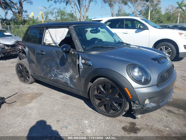 2010 MINI COOPER S WMWMF7C55ATZ72125 Photo 0