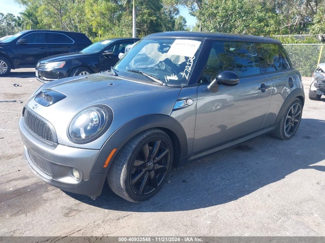 2010 MINI COOPER S WMWMF7C55ATZ72125 Photo 1