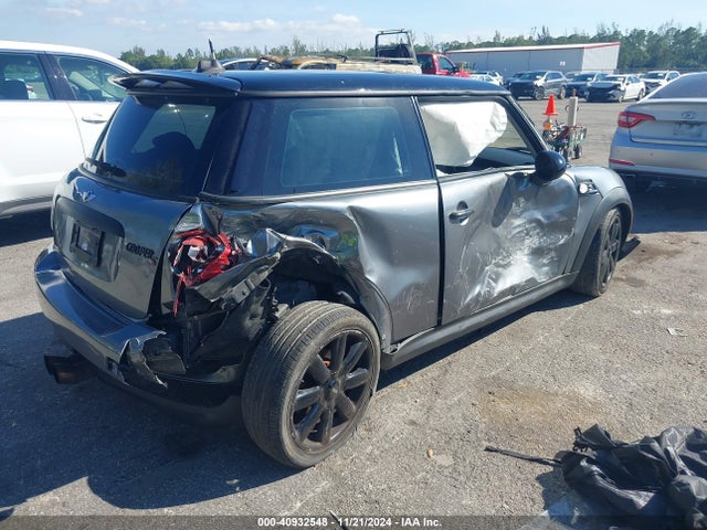 2010 MINI COOPER S WMWMF7C55ATZ72125 Photo 3