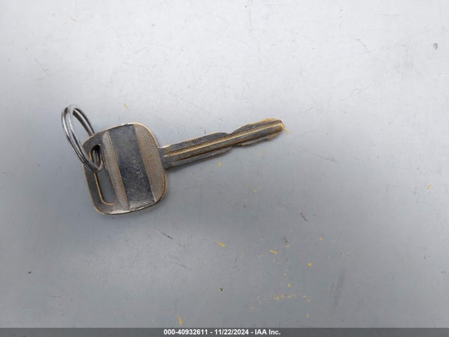 Продажа на аукционе авто 2000 Toyota Camry Le, vin: 4T1BG22K0YU618594, номер лота: 40932611