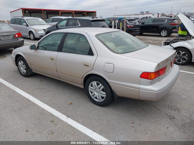 Продажа на аукционе авто 2000 Toyota Camry Le, vin: 4T1BG22K0YU618594, номер лота: 40932611