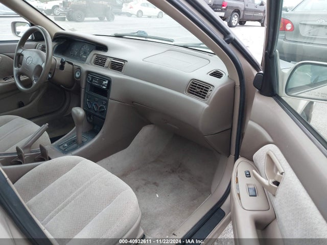Продажа на аукционе авто 2000 Toyota Camry Le, vin: 4T1BG22K0YU618594, номер лота: 40932611