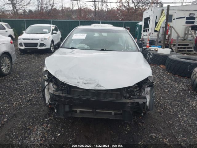 4T1BD1FK9GU184901 Toyota Camry Hybrid Le