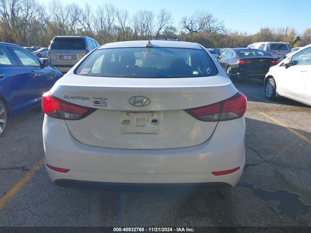 Hyundai ELANTRA SE 2016 5NPDH4AE2GH704290 Image 16