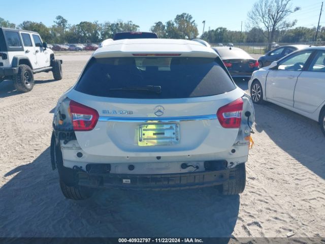 WDCTG4EB3JJ415006 Mercedes-Benz GLA 250