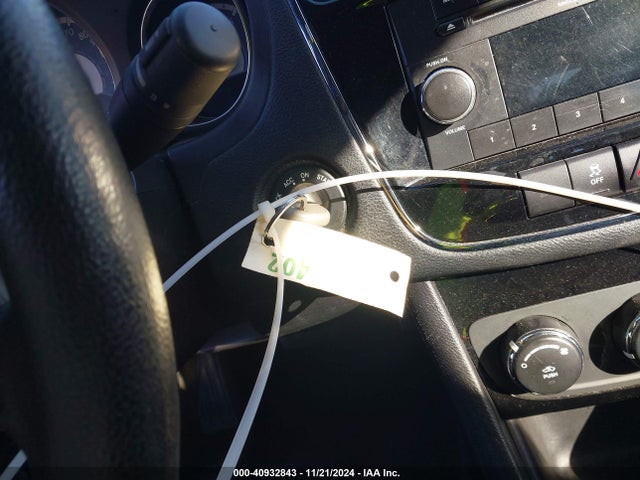 Chrysler 200 LX 2014 1C3CCBAB2EN125225 Image 11