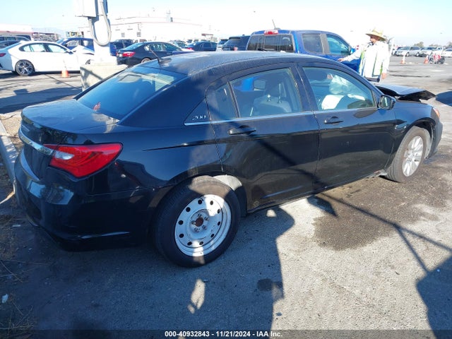 Chrysler 200 LX 2014 1C3CCBAB2EN125225 Image 4