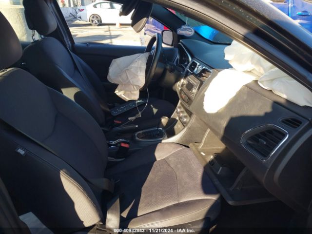 Chrysler 200 LX 2014 1C3CCBAB2EN125225 Image 5