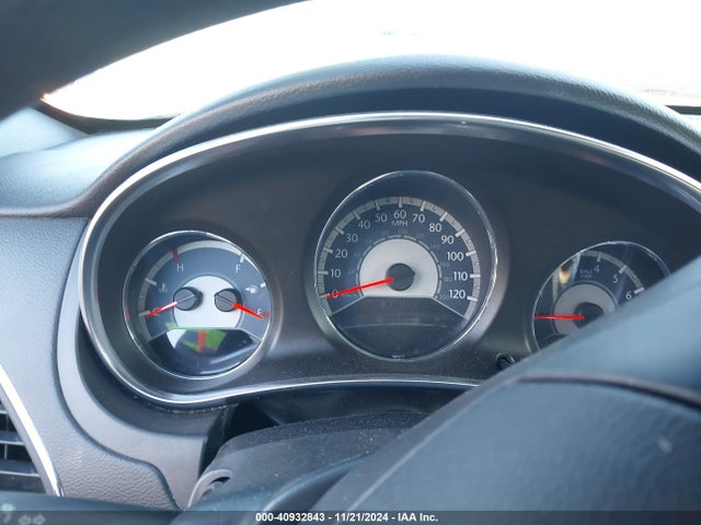 Chrysler 200 LX 2014 1C3CCBAB2EN125225 Image 7