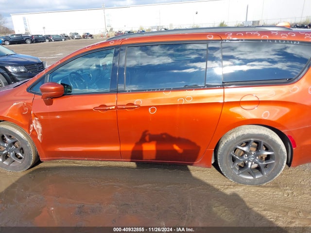 Chrysler Pacifica Touring L Plus 2018 2C4RC1EG9JR226927 Image 14
