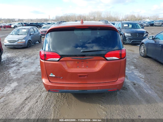 Chrysler Pacifica Touring L Plus 2018 2C4RC1EG9JR226927 Image 16