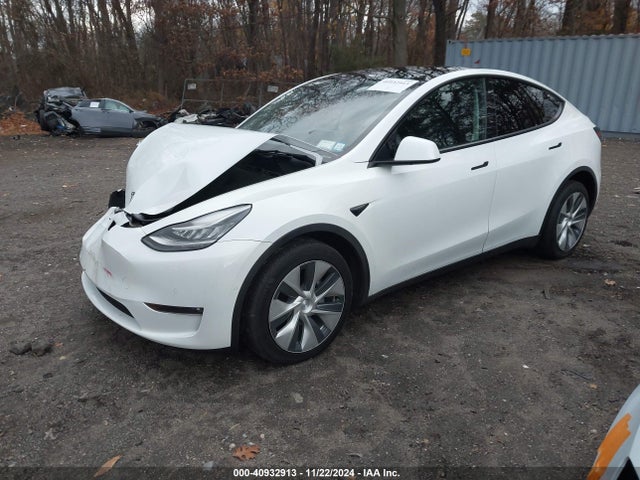 2022 TESLA MODEL Y 7SAYGDEE3NF354410 Photo 1