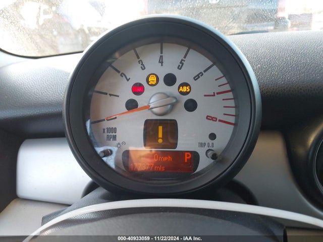 2011 MINI COOPER WMWSU3C58BT093015 Photo 6