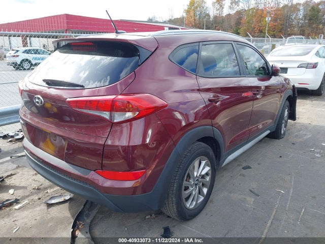 KM8J33A45HU444327 Hyundai TUCSON SE