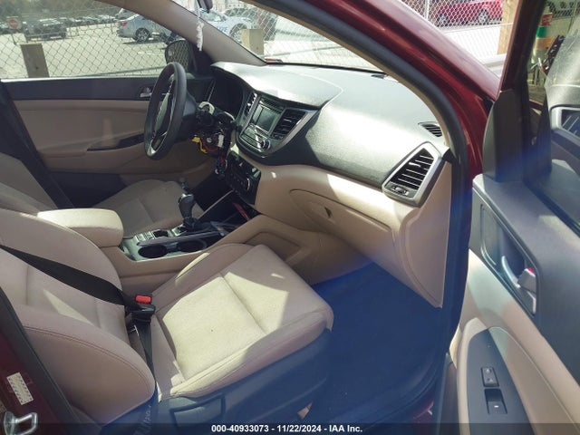 KM8J33A45HU444327 Hyundai TUCSON SE