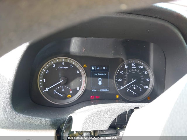 KM8J33A45HU444327 Hyundai TUCSON SE