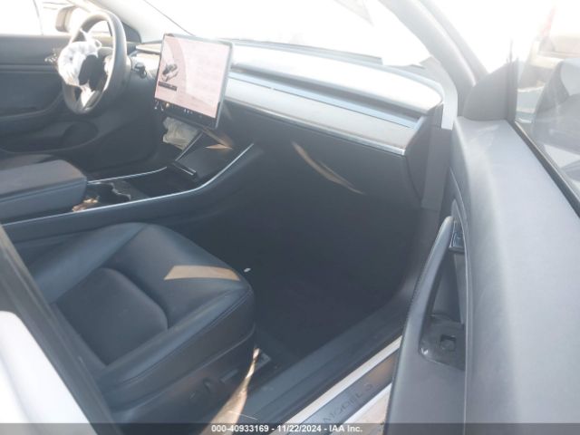5YJ3E1EB8KF477679 Tesla Model 3 Long Range/performance