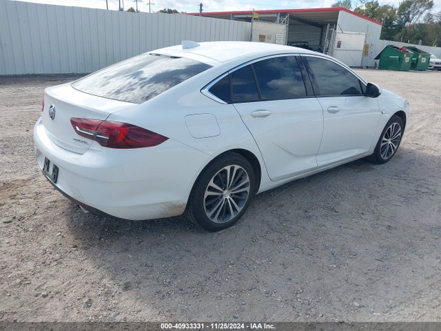W04GP6SX0J1139817 Buick Regal Sportback Essence