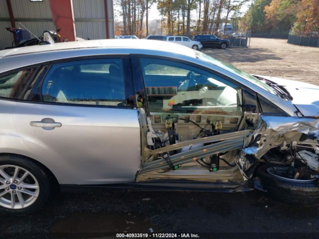 1FADP3K23HL337047 Ford FOCUS SE