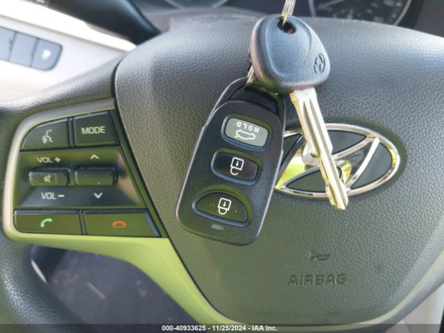 5NPD84LF7HH041452 Hyundai ELANTRA SE