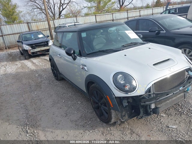2011 MINI COOPER S WMWSV3C58BTY15385 Photo 0