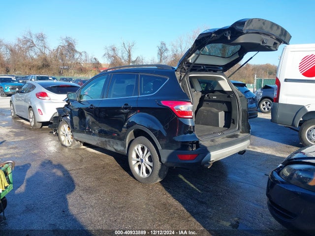 Ford ESCAPE SE 2018 1FMCU0GD9JUD38173 Image 3