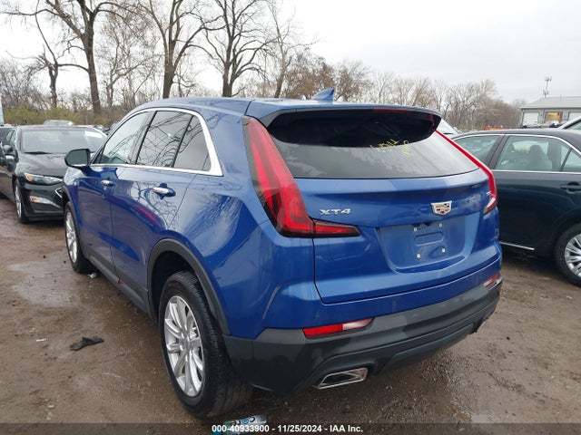 2021 CADILLAC XT4 1GYAZAR47MF069867 Photo 2