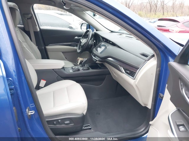 2021 CADILLAC XT4 1GYAZAR47MF069867 Photo 4