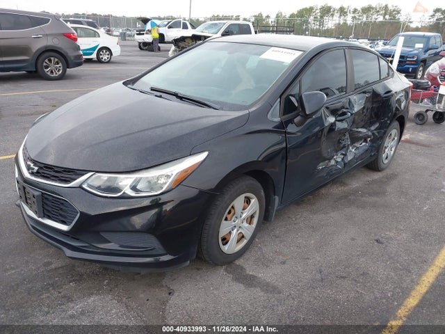 Chevrolet Cruze Ls Auto 2018 1G1BC5SMXJ7151586 Image 2