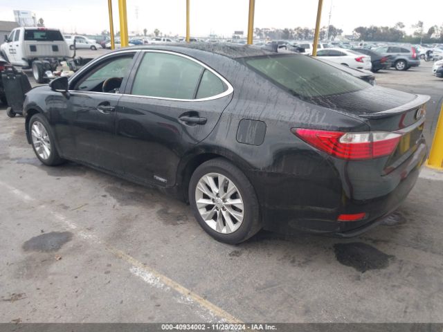 JTHBW1GGXF2087885 Lexus ES 300H